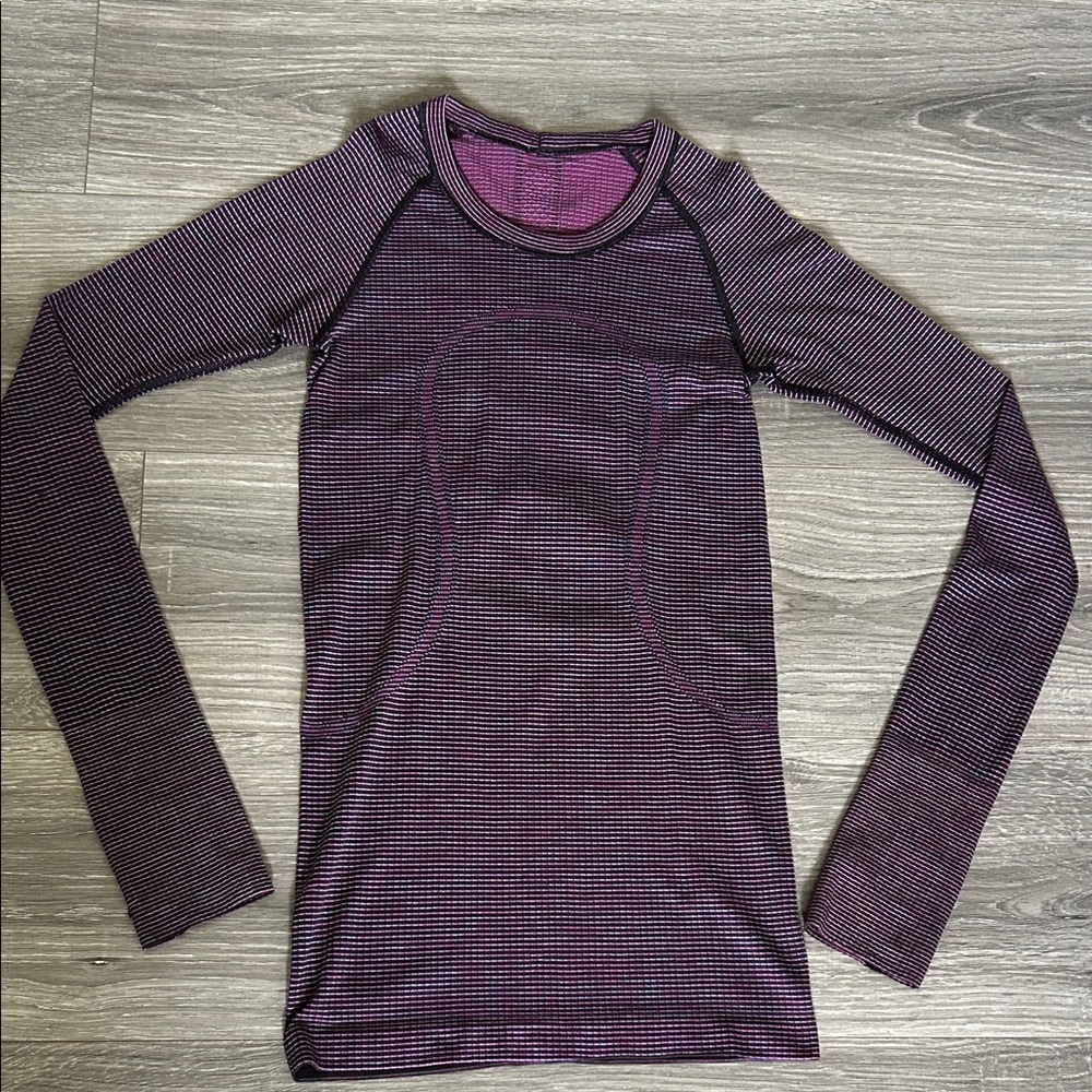 Lululemon swiftly tech- long sleeve shirt 2.0 * hip length*  Size 2